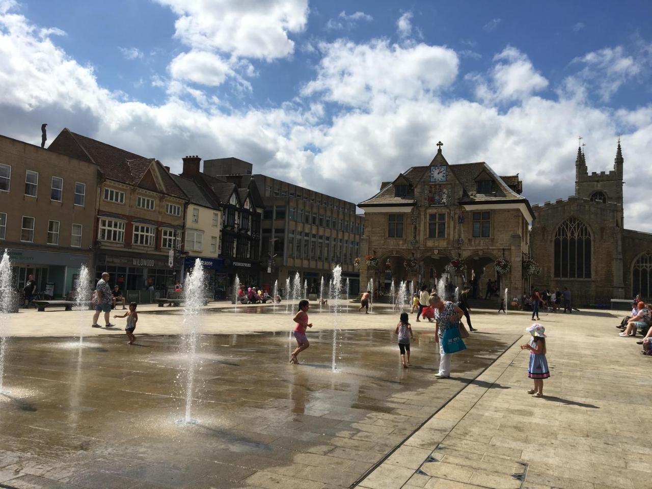 بيتربرو Fantastic Hampton Centre Stay المظهر الخارجي الصورة